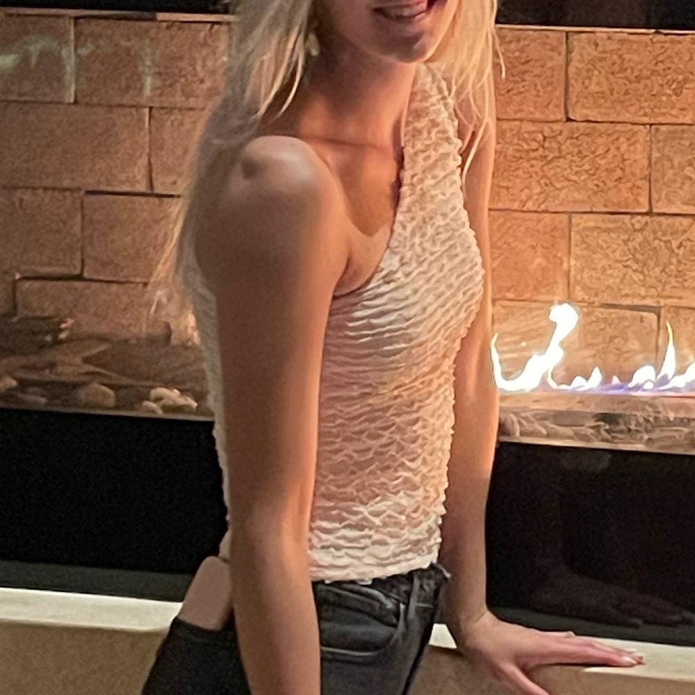 Women’s M One Arm Shirt Cream